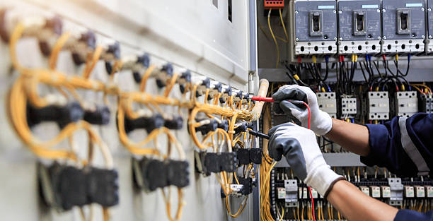 Professional Electrician technician working in Pearl River, MS